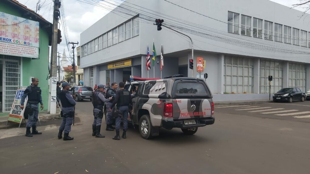 Gerente do Banco do Brasil é feito refém com explosivos presos ao corpo no Maranhão